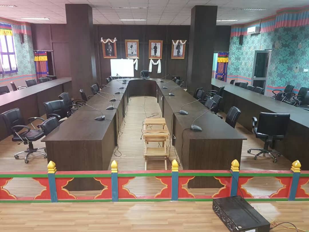 Office furniture made of rubber wood